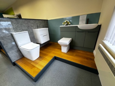 Bathroom Showroom showing sink pedastal and toilets